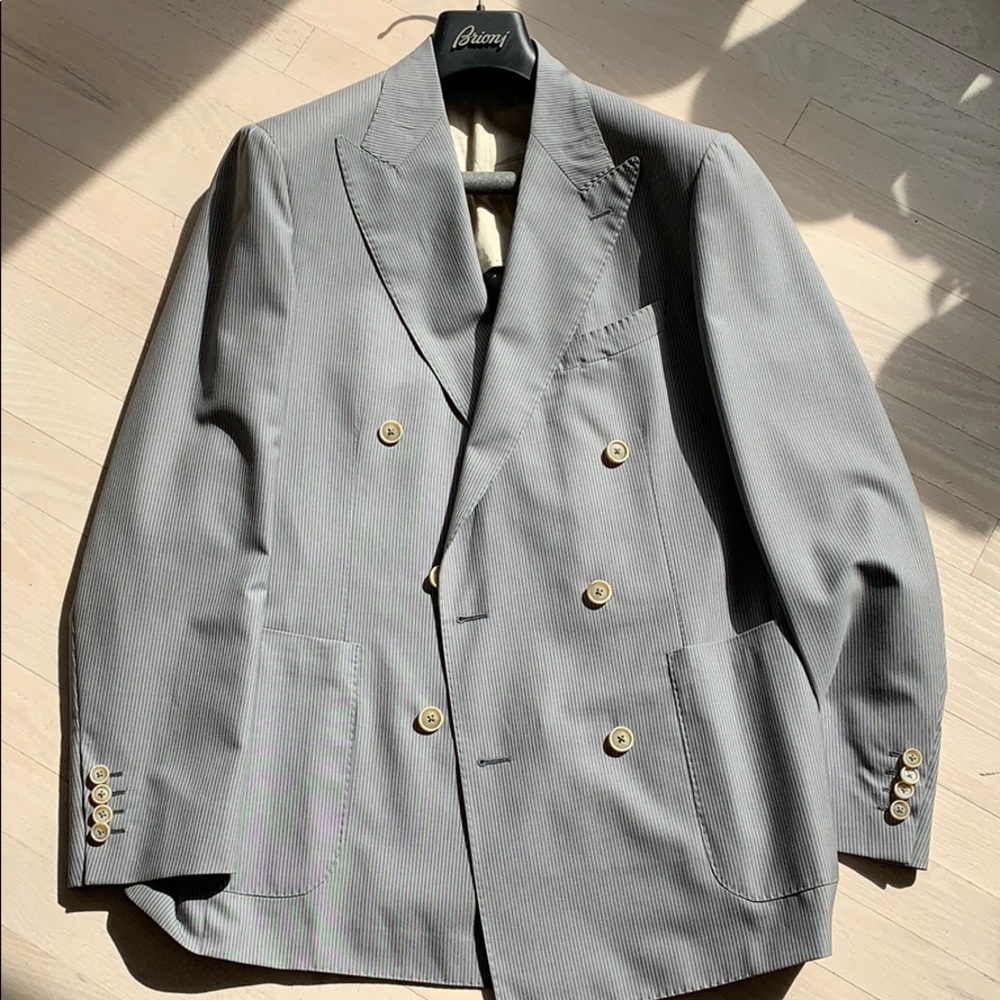 Super “120s” light dbl breasted unconstructed suit